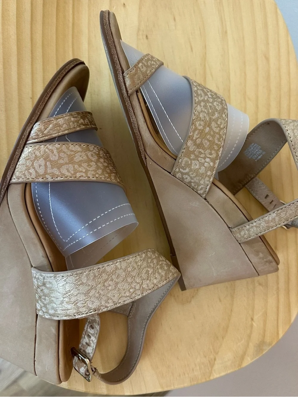 Corso Como Leather Gold Metallic Sandals Womens 9M Strappy Wedge CC-NASHILA